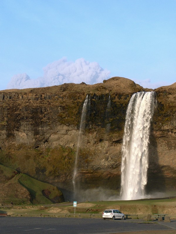 seljalandsfoss_100507