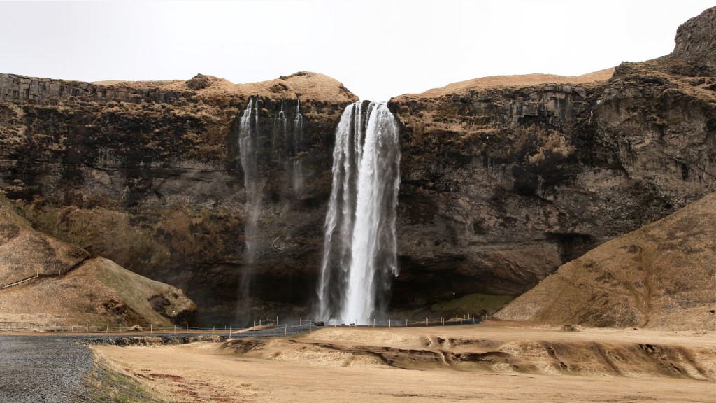 130505_2704_seljalandsfoss