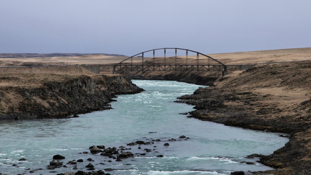 130505_2710_bridge_thjorsa