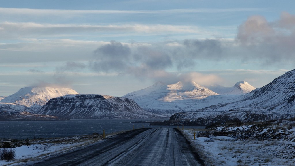 140101_0965_hvalfjordur_road_47