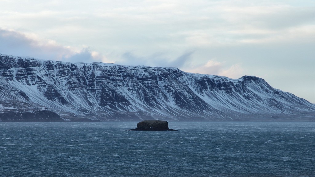 140101_0973_hvalfjordur_road_47